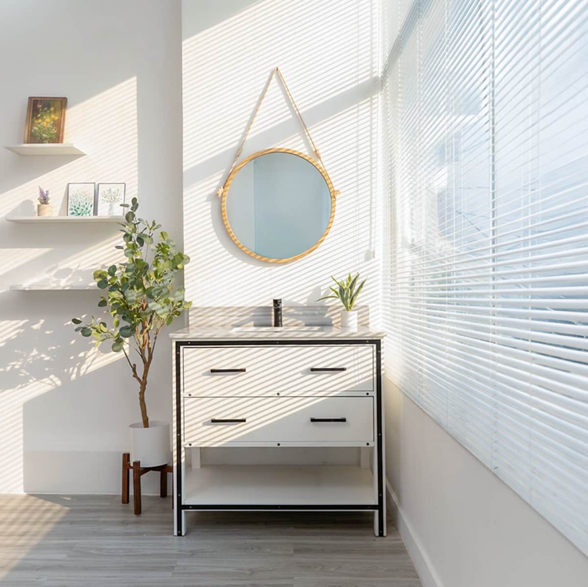 Room A - Tủ lavabo và gương tròn treo dây cói tự nhiên